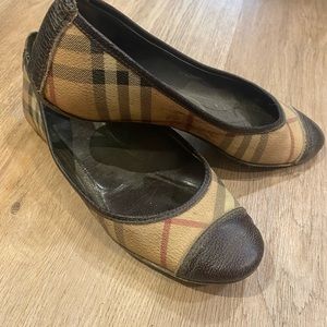 Burberry slip of flats